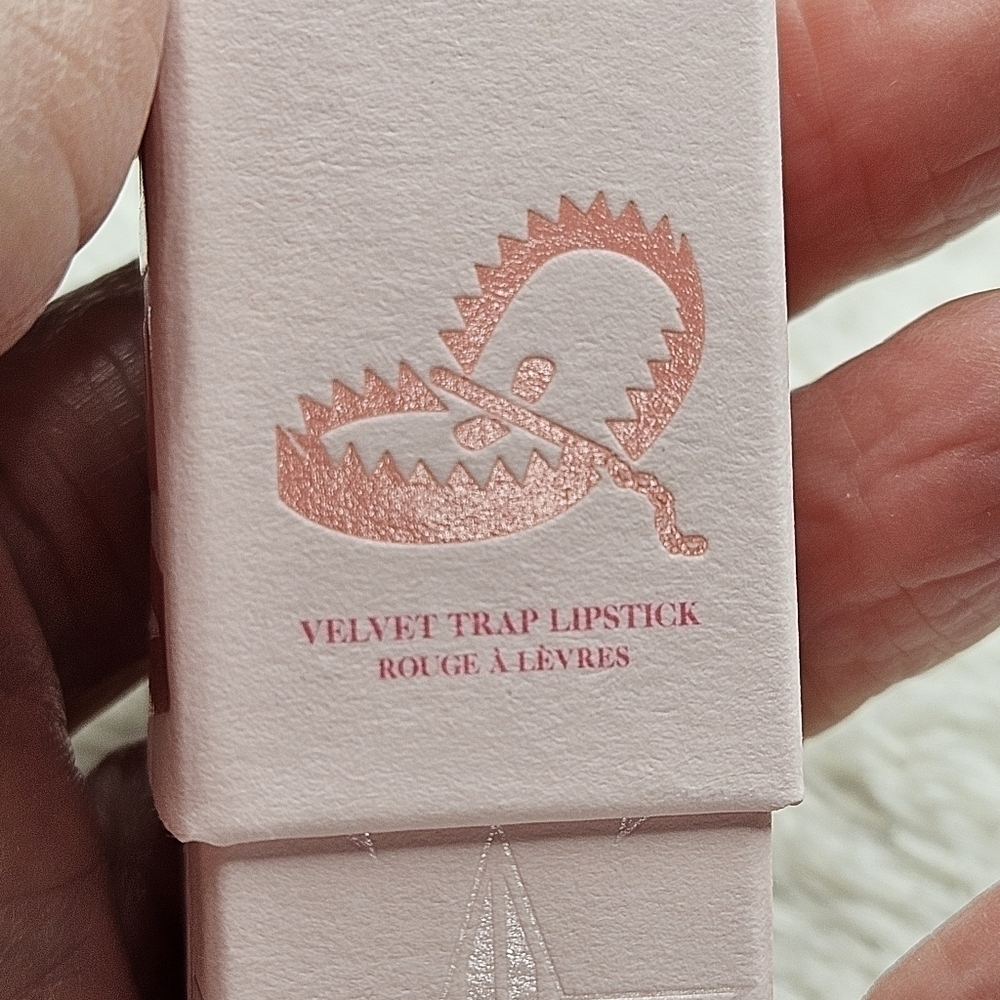 JEFFREE STAR Velvet Trap Lipstick - UNPHAZED - Picture 7 of 8